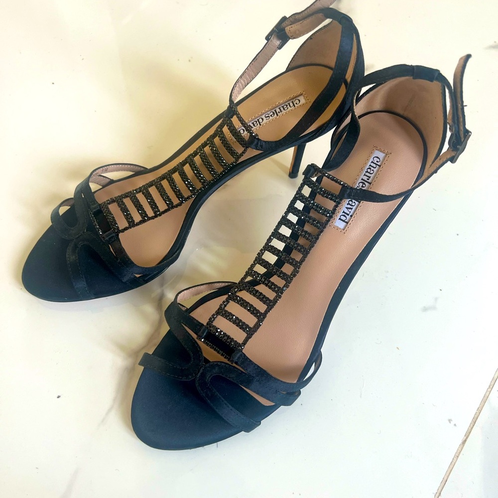 New Charles David navy satin heels with rhinestones